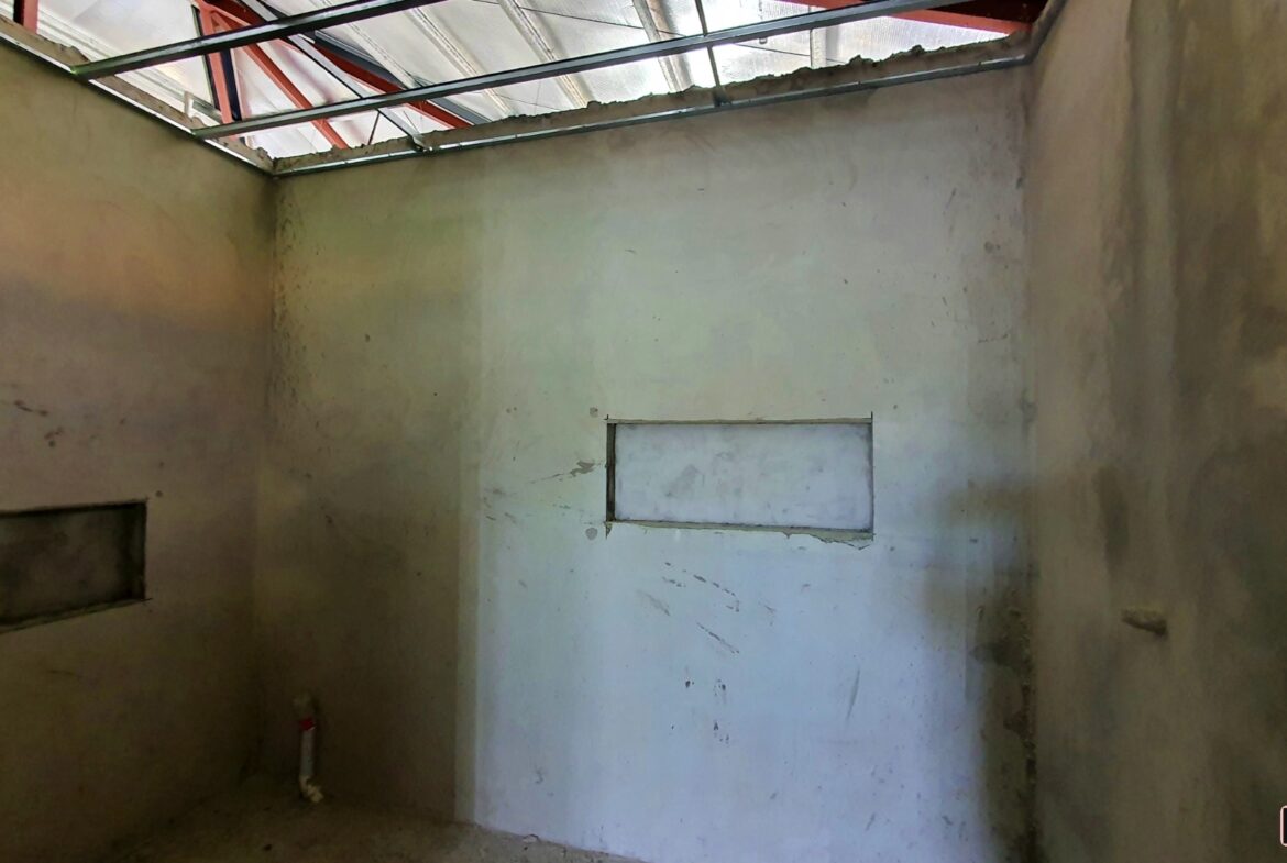 House for sale in Chaguanas 3 bedroom Woodford Gardens Front bathroom view