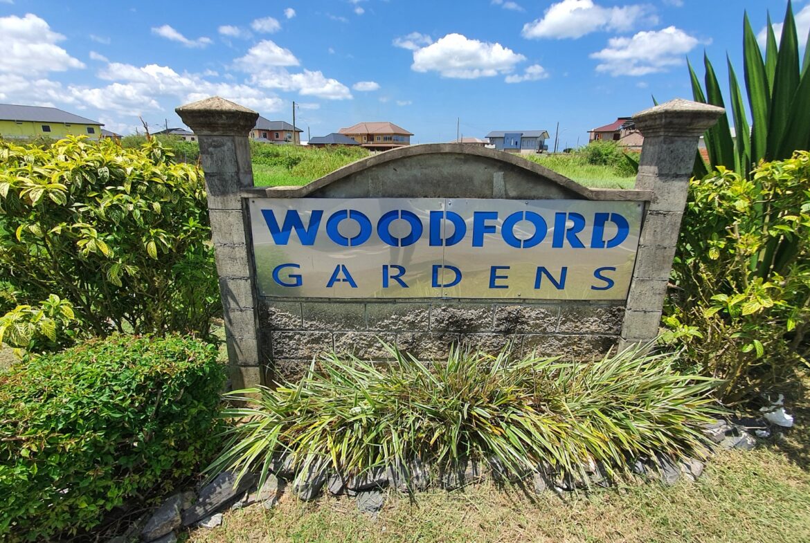 House for sale in Chaguanas 3 bedroom Woodford Gardens Front Sign