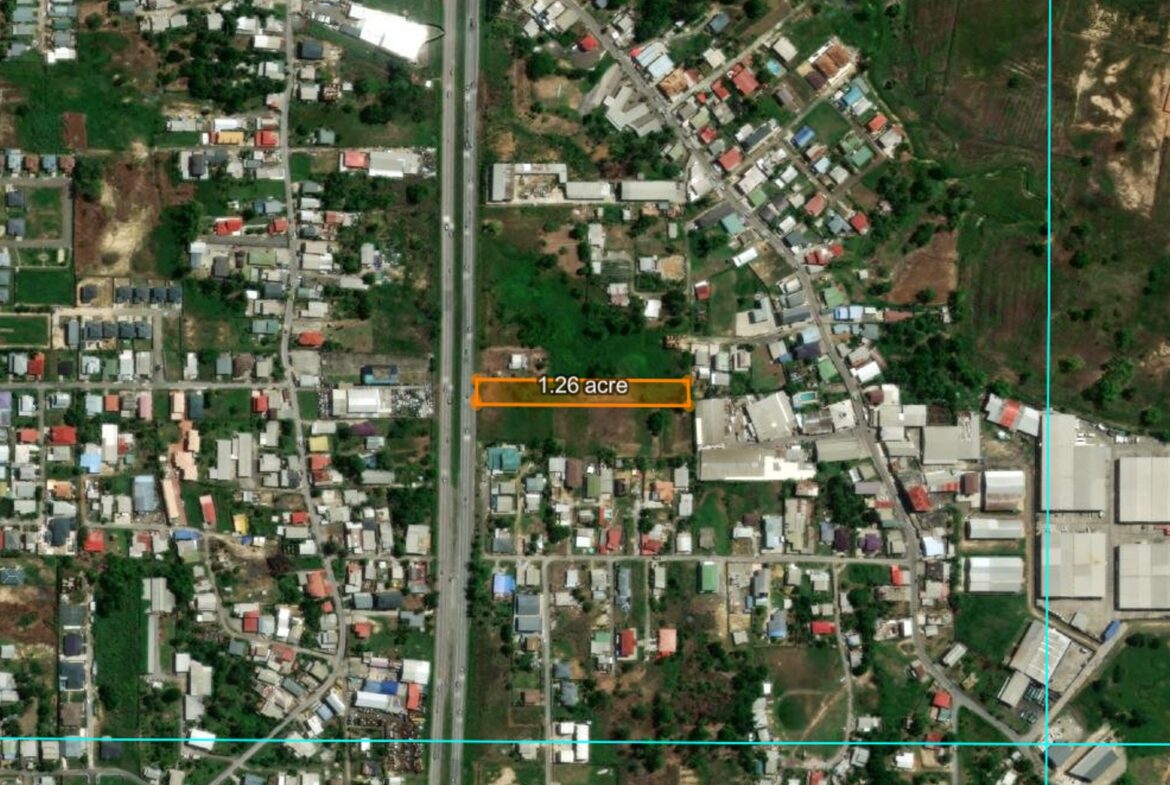1.25-acre commercial development site in Freeport. High-traffic location on Solomon Hochoy Highway. Call Cen-Trin Real Estate to learn more.