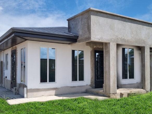 House for Sale Chaguanas : 3-Bedroom Woodford Gardens 14 House for sale in Chaguanas 3 bedroom Woodford Gardens Front