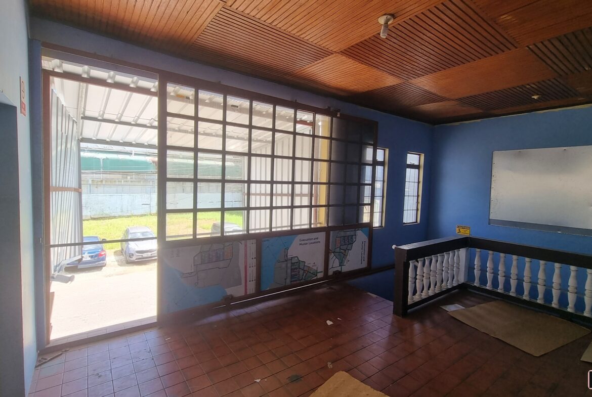 First floor loading bay access in commercial rental Couva