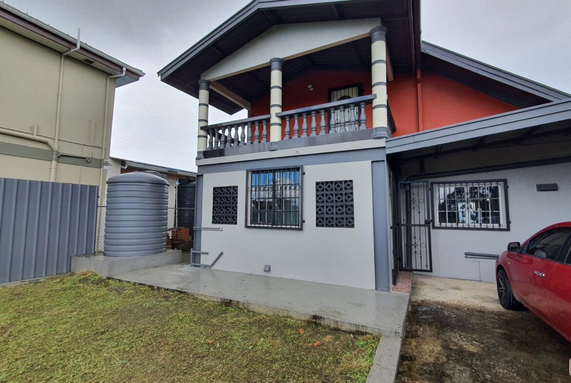 Roystonia 3 Bedroom house for sale With charming backyard space