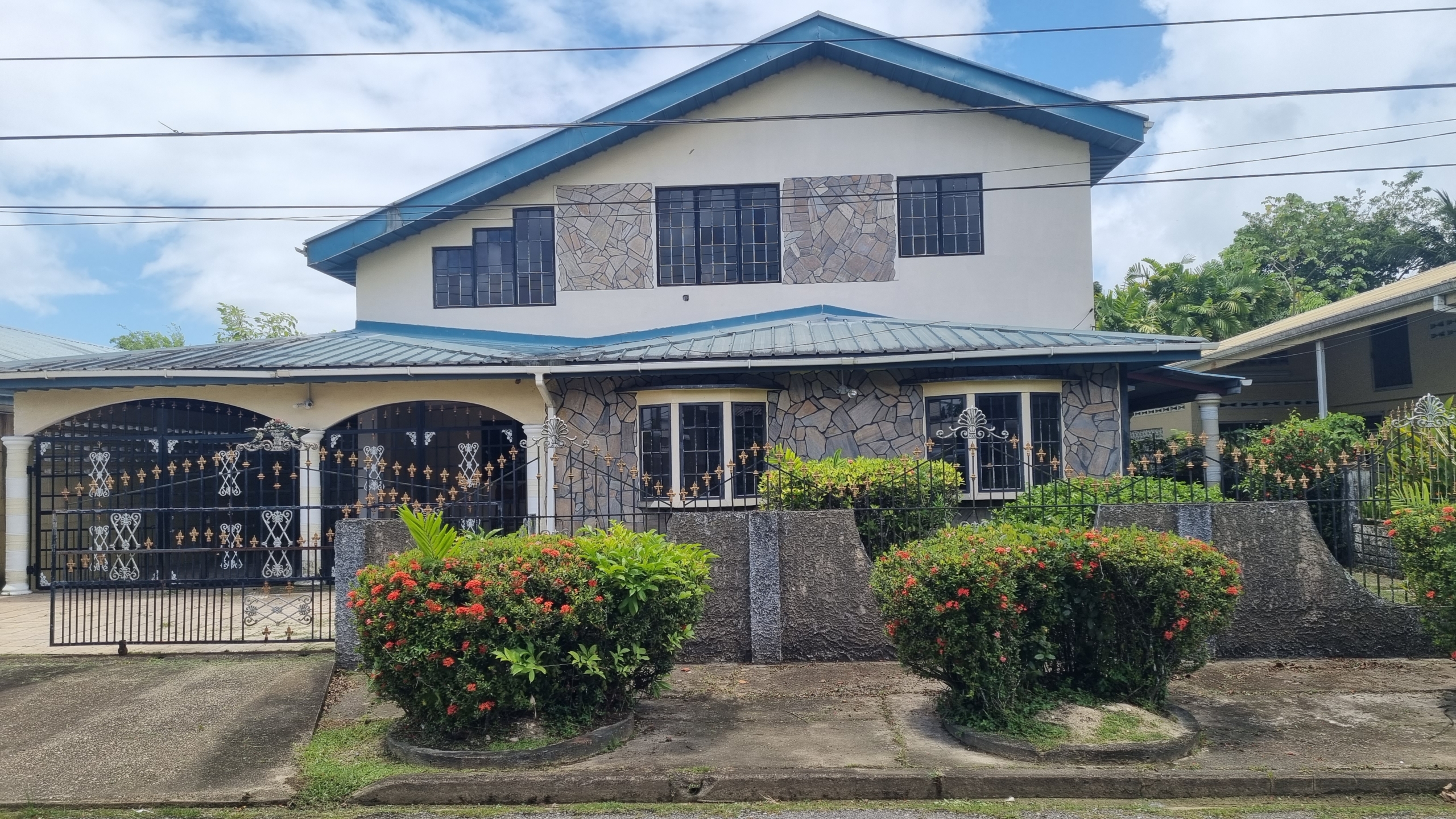 Front view of the property for sale in santa rosa